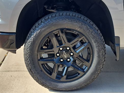 New 2026 Chevrolet Silverado 1500 Custom Trail Boss w/ Turbomax Blackout Package AWD/4WD image 9