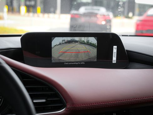 Certified 2025 MAZDA MAZDA3 2.5 S Hatchback w/ Premium Pkg image 24