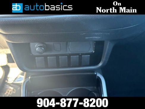 Used 2018 Mitsubishi Outlander ES image 21