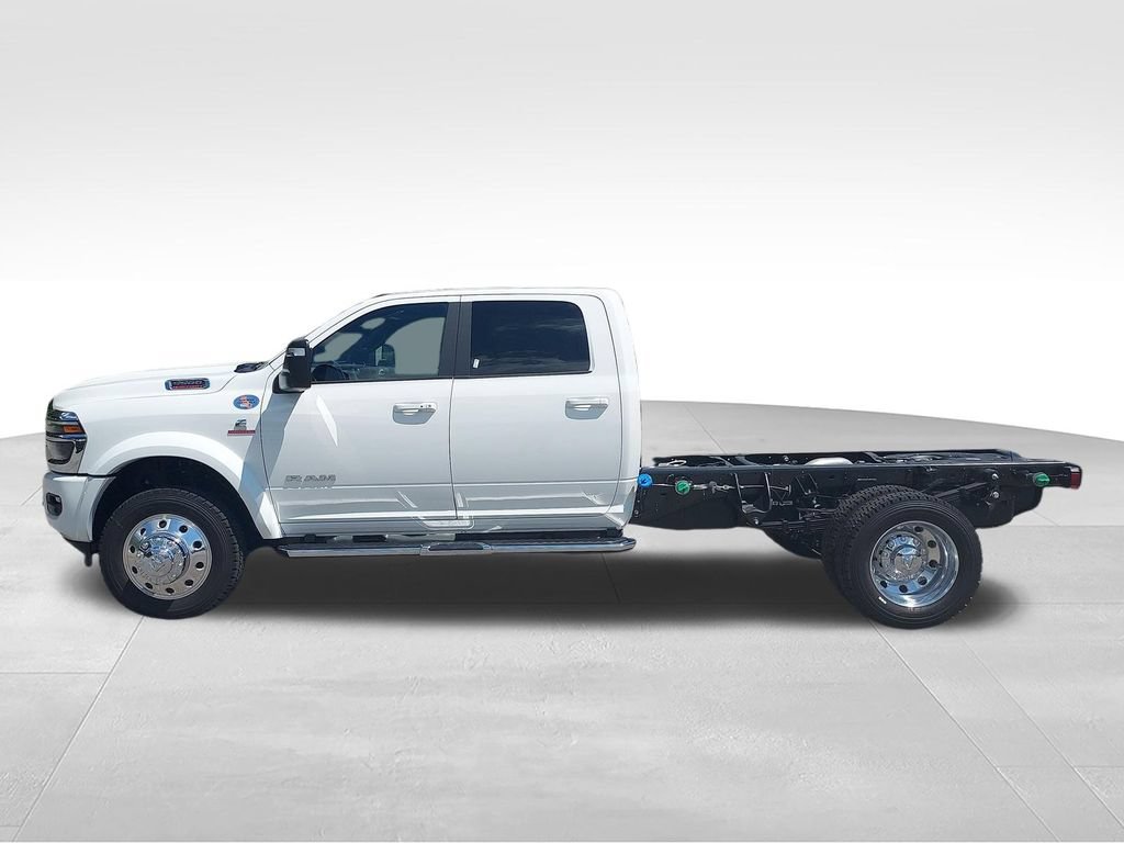 New 2026 RAM 5500 4x4 Crew Cab w/ Laramie Trim Package image 2