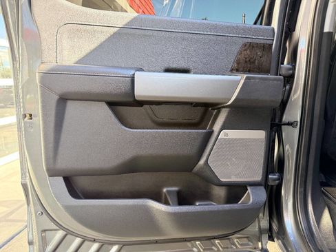 Used 2025 Ford F250 Lariat w/ Lariat Ultimate Package image 36