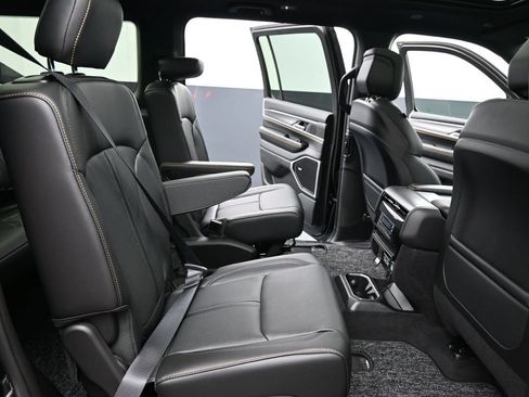 New 2026 Jeep Grand Wagoneer 4WD image 39