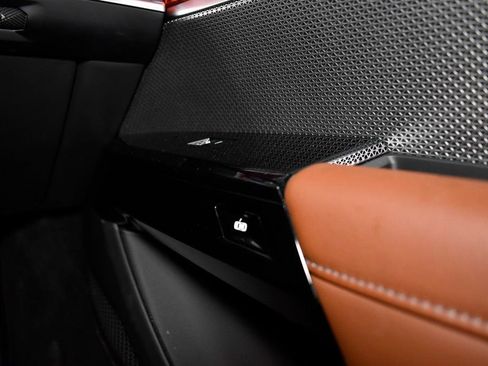 Used 2025 BMW 760i xDrive image 36