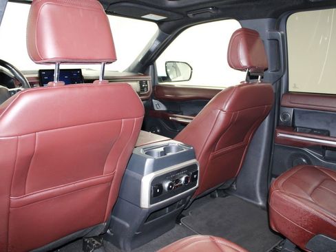 Used 2024 Ford Expedition Limited image 28