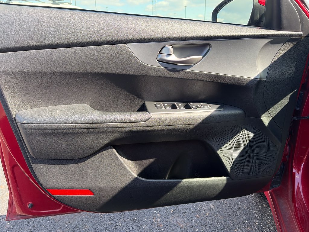 Used 2021 Kia Forte LXS FWD image 15