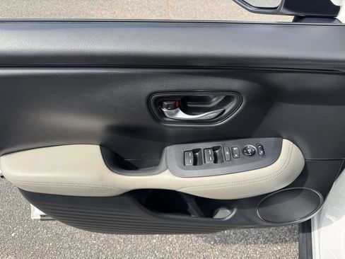Certified 2024 Honda HR-V LX image 14