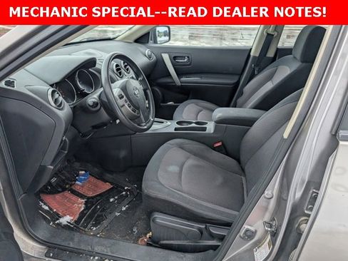 Used 2010 Nissan Rogue SL w/ Premium Pkg image 2