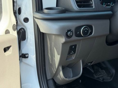 New 2025 Ford Transit 250 148 Medium Roof image 15