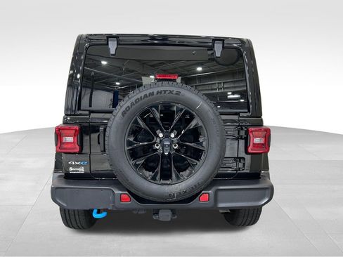 Used 2024 Jeep Wrangler Unlimited Sahara image 4