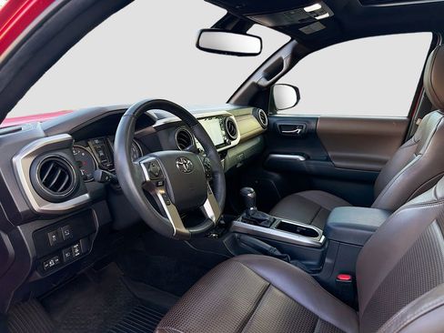 Used 2022 Toyota Tacoma Limited AWD/4WD image 27