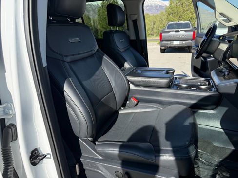 Used 2025 Ford Expedition Max Platinum AWD/4WD image 29