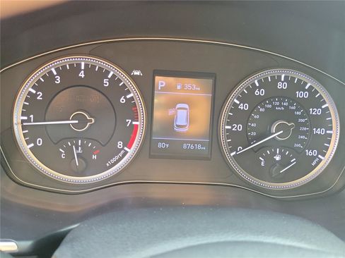 Used 2019 Hyundai Santa Fe SE AWD/4WD image 26