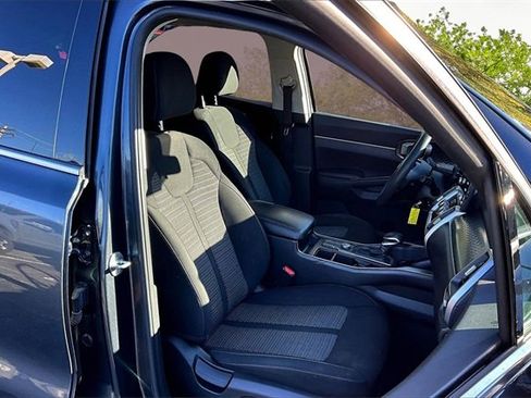 Used 2021 Kia Sorento LX image 7