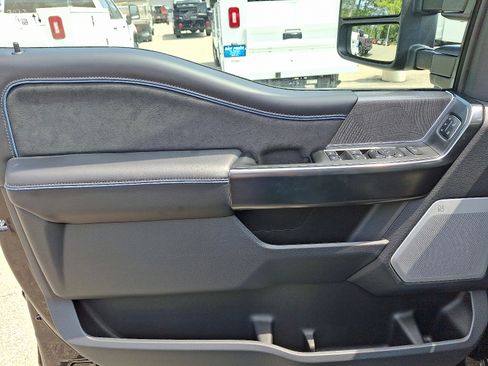 New 2025 Ford F250 Platinum image 8