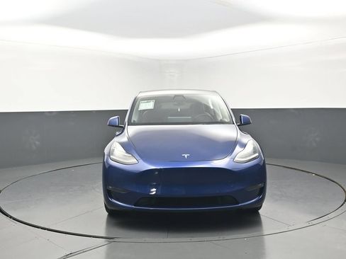 Used 2021 Tesla Model Y Long Range AWD/4WD image 40