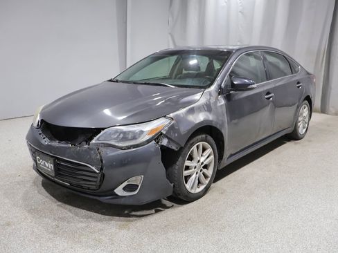 Used 2013 Toyota Avalon XLE FWD image 6