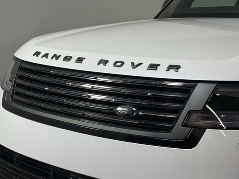 New 2025 Land Rover Range Rover SV image 12