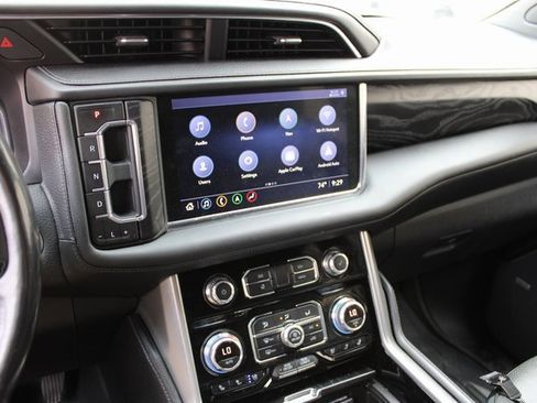 Used 2021 GMC Yukon XL Denali w/ Denali Premium Package image 8