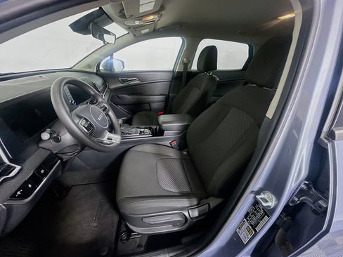 Used 2025 Kia Sportage LX FWD image 13