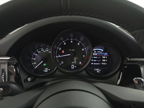 Certified 2025 Porsche Macan AWD/4WD image 15