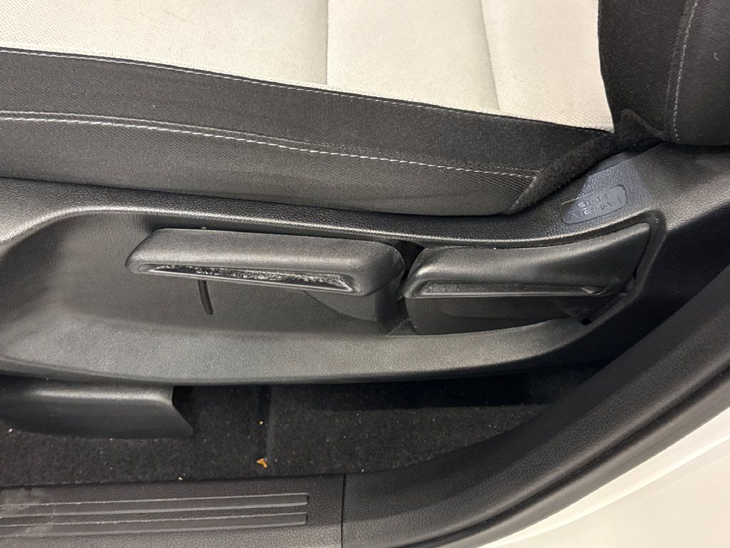 Used 2025 Honda CR-V LX image 21