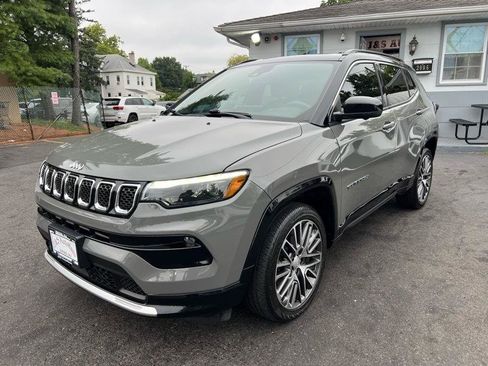 Used 2023 Jeep Compass Limited w/ Elite Group AWD/4WD image 3
