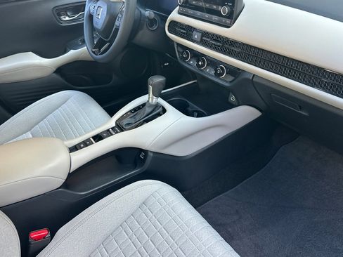 Used 2023 Honda HR-V LX image 13