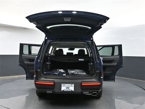 Used 2025 Hyundai Santa Fe SEL image 36