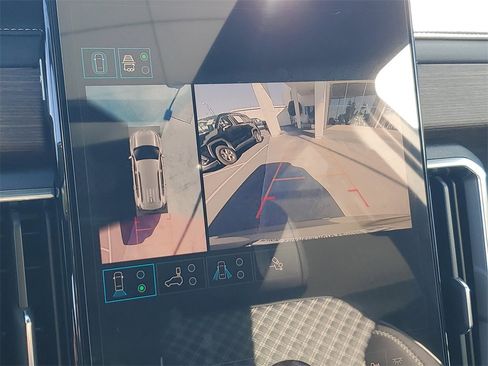 Used 2025 GMC Acadia Denali w/ Super Cruise Package image 32