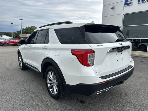 Used 2024 Ford Explorer XLT w/ Equipment Group 202A AWD/4WD image 13