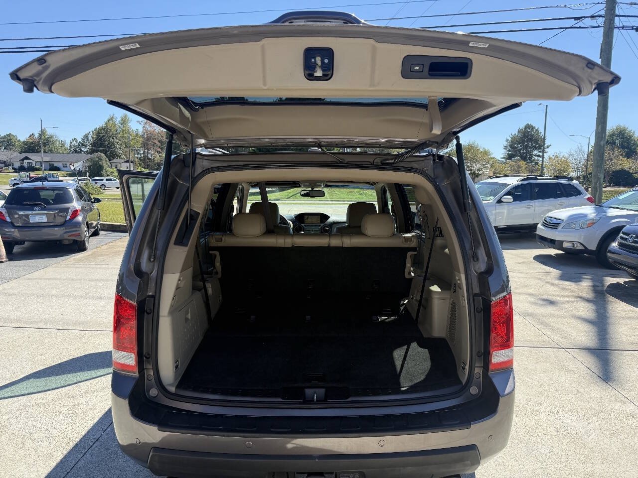 Used 2011 Honda Pilot Touring image 25