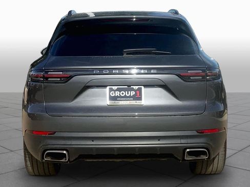 Used 2022 Porsche Cayenne AWD/4WD image 5