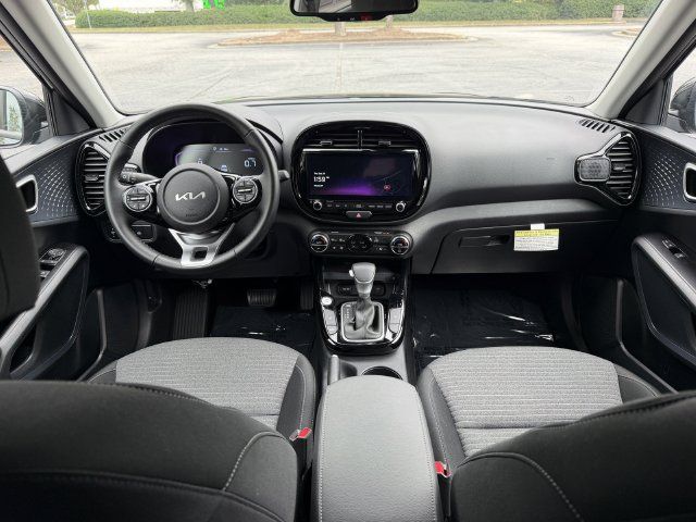 Certified 2025 Kia Soul EX FWD image 28