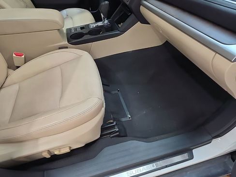 Used 2017 Subaru Outback 2.5i Limited image 10