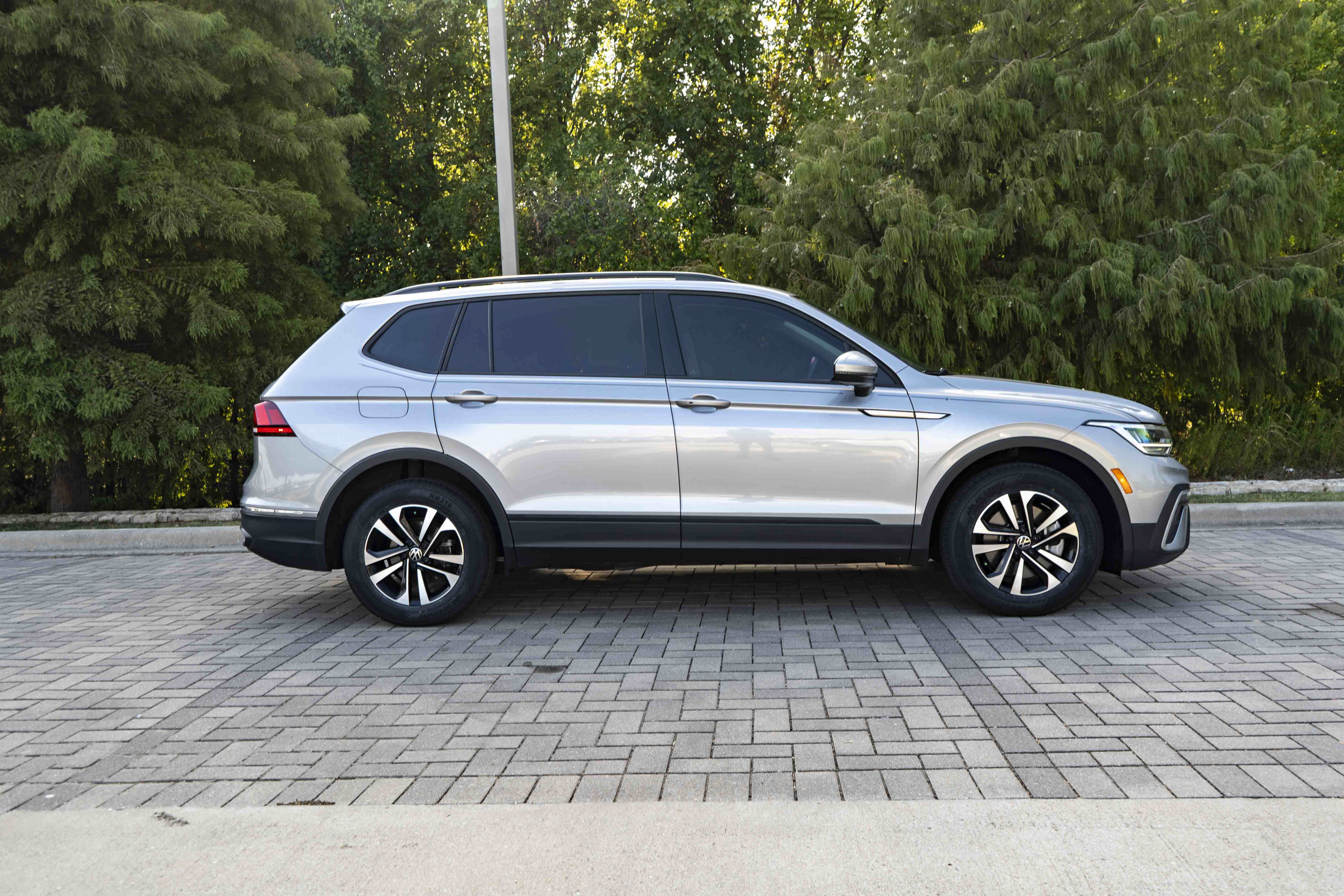 Used 2024 Volkswagen Tiguan S FWD image 9