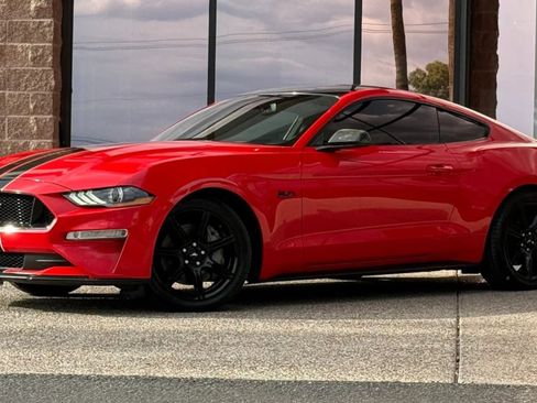 Used 2018 Ford Mustang GT w/ Black Accent Pkg RWD image 3