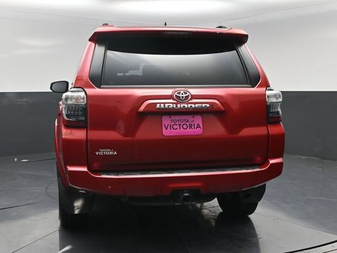 Used 2020 Toyota 4Runner SR5 Premium w/ Moonroof Package RWD image 9