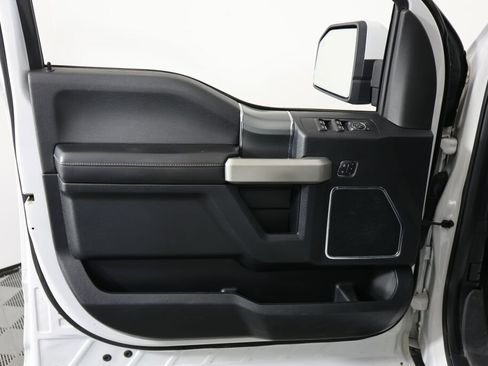 Used 2017 Ford F150 Lariat w/ Equipment Group 502A Luxury AWD/4WD image 12