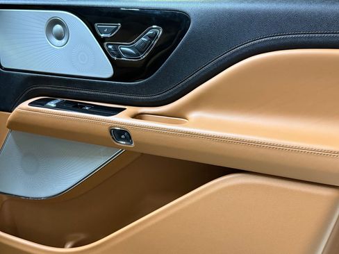 Used 2023 Lincoln Aviator Black Label image 53