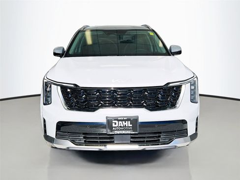 Used 2025 Kia Sorento S image 2