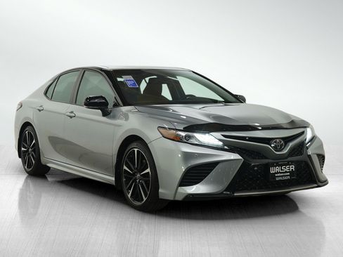 Used 2018 Toyota Camry XSE image 7