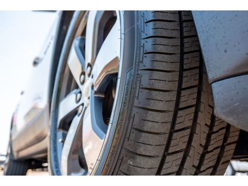 Used 2019 Chevrolet Traverse LT w/ LT Premium Package image 9