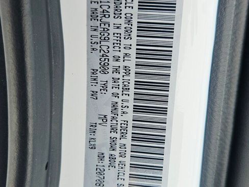 Used 2020 Jeep Grand Cherokee Altitude RWD image 9