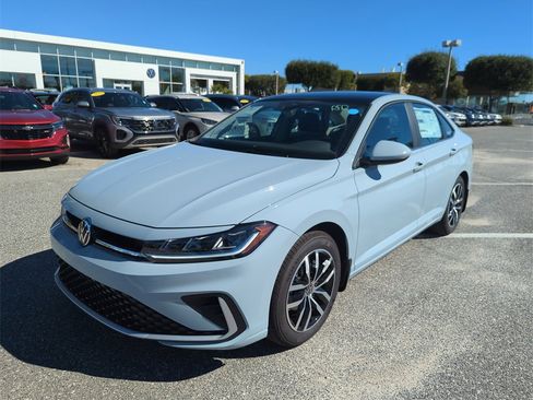 New 2026 Volkswagen Jetta SE image 10