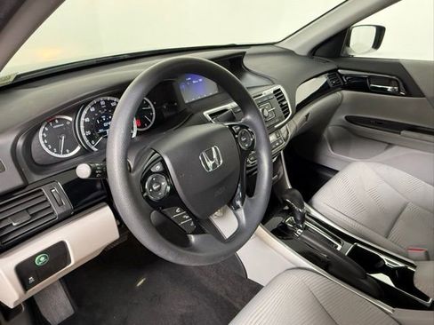 Used 2016 Honda Accord LX image 14
