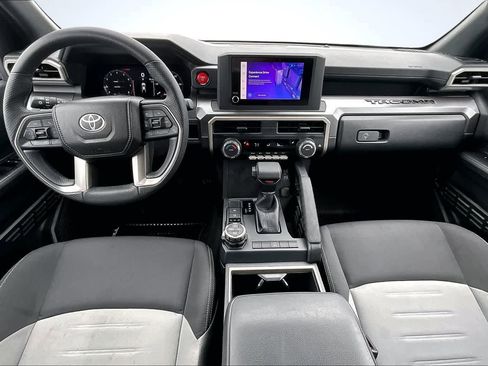 Used 2025 Toyota Tacoma TRD Off-Road image 10