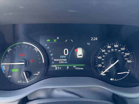 Used 2025 Toyota Sienna XLE image 10