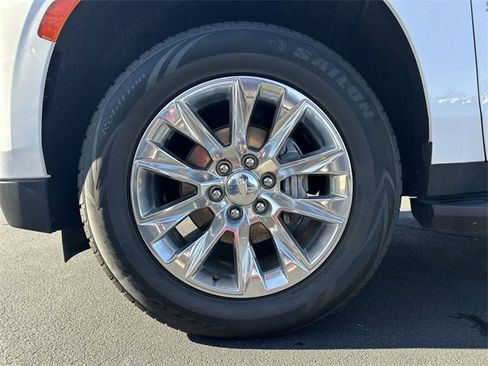 Certified 2023 Chevrolet Suburban Premier image 32
