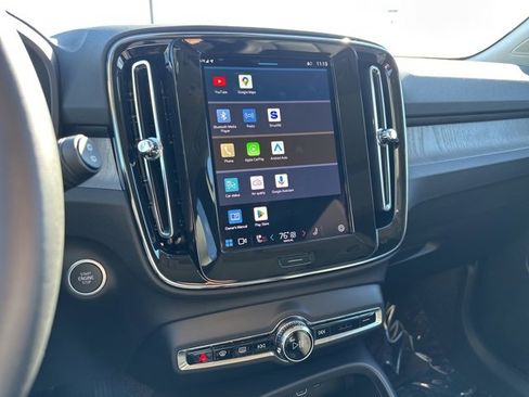 Certified 2025 Volvo XC40 B5 Plus image 24