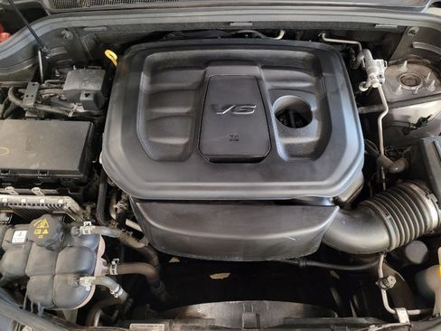 Used 2019 Jeep Grand Cherokee Laredo AWD/4WD image 30